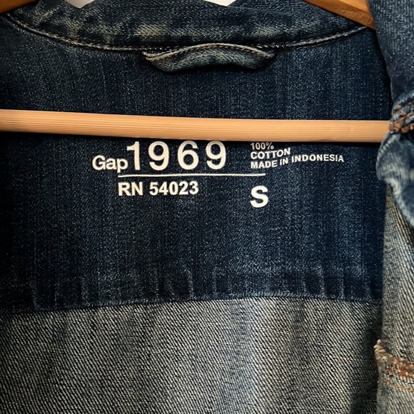 GAP 1969 Denim Jacket - Picture 3 of 3
